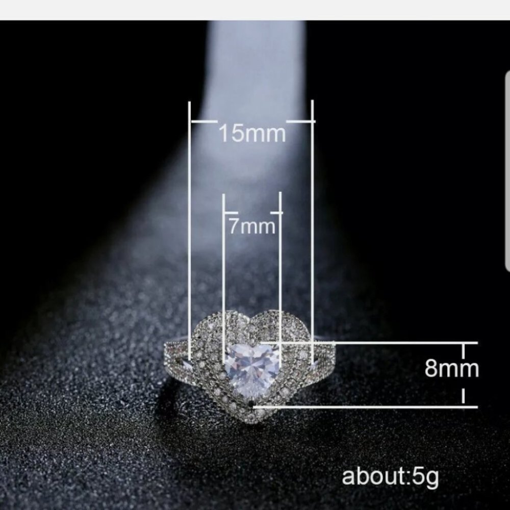New gorgeous S925 stamped white sapphire ring - Picture 5 of 8